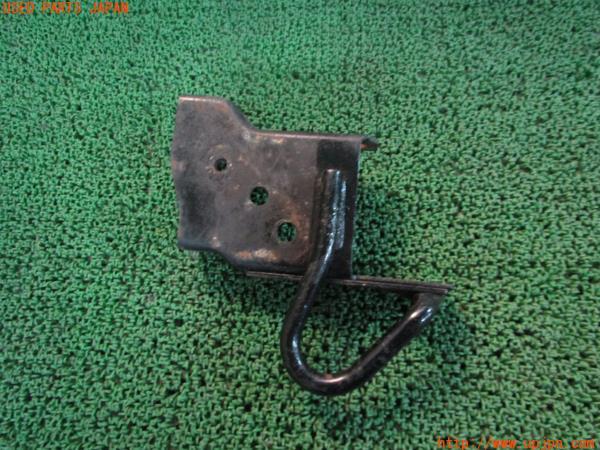 ランクル80(HDJ81V)フロントフック 純正 牽引 の商品画像