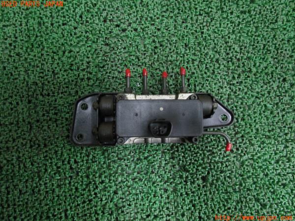 ランクル100(UZJ100W)アキュームレーター AHC の商品画像