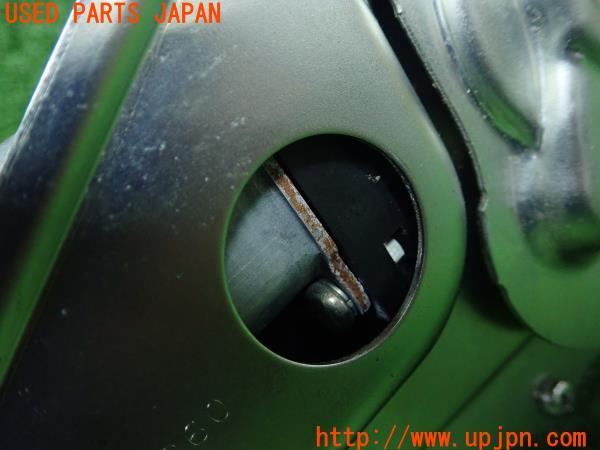 3UPJ=38440566]レクサスLS460(USF40 40系)前期 純正 パワートランクモーター ラゲージクローザー 電動 中古_m5