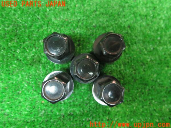 3UPJ=42490976]ポルシェ カイエン957(9PA)社外 ホイールボルトカバー キャップ ブラック 欠品有 中古_m4