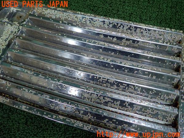 3UPJ=46710052]ハマーH2 2006y WELLSTAR ボンネットフード クローム 通気口カバー HV-HM02 スワロフスキー LED加工品 中古_m2