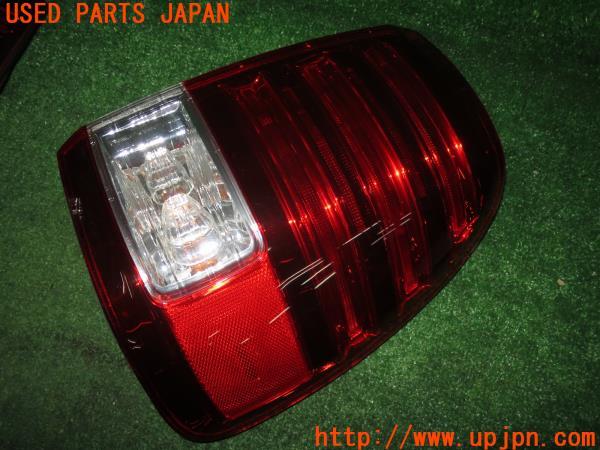 3UPJ=46940033]ランクルシグナス ランクル100 前期 社外テールランプ LED 欠品有り 中古_m2