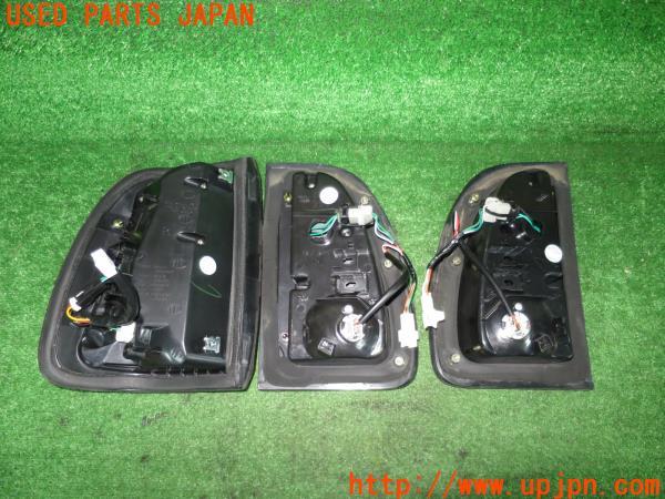 3UPJ=46940033]ランクルシグナス ランクル100 前期 社外テールランプ LED 欠品有り 中古_m6
