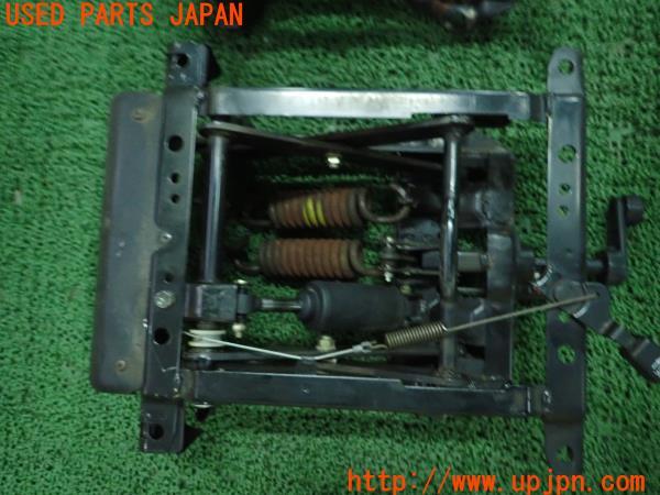 ランクル70系(HZJ77HV(改))中期 純正 シートサスペンション 左右