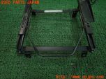 3UPJ=59980612]ランクル80系(FZJ80G)中期 RECARO レカロ 右席 シートレール 運転席 ベースフレーム 中古_s1