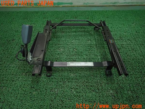3UPJ=59980612]ランクル80系(FZJ80G)中期 RECARO レカロ 右席 シートレール 運転席 ベースフレーム 中古_m3
