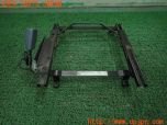 3UPJ=59980612]ランクル80系(FZJ80G)中期 RECARO レカロ 右席 シートレール 運転席 ベースフレーム 中古_s3