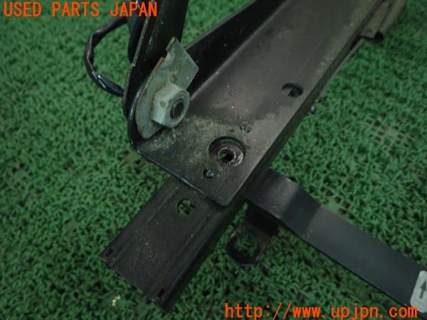 3UPJ=59980612]ランクル80系(FZJ80G)中期 RECARO レカロ 右席 シートレール 運転席 ベースフレーム 中古_m4