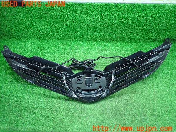 シャア専用オーリス(ZRE186H 180系)前期 純正 フロントグリル シャア専用オーリス(ZRE186H 180系)前期 純正 フロントグリル